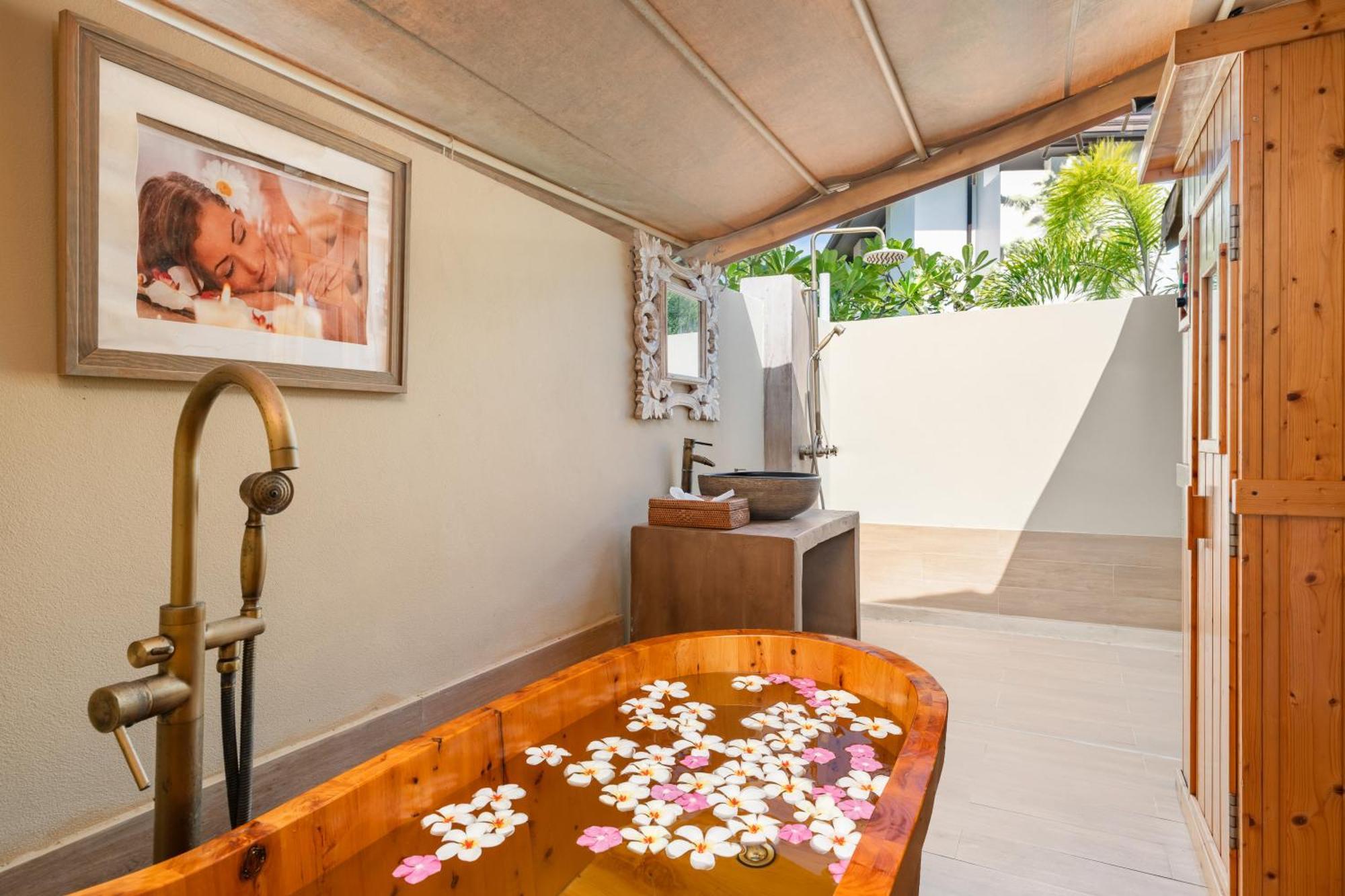 Khwan Beach Resort - Luxury Glamping And Pool Villas Samui - Adults Only - Sha Extra Plus Mae Nam Beach Exterior foto